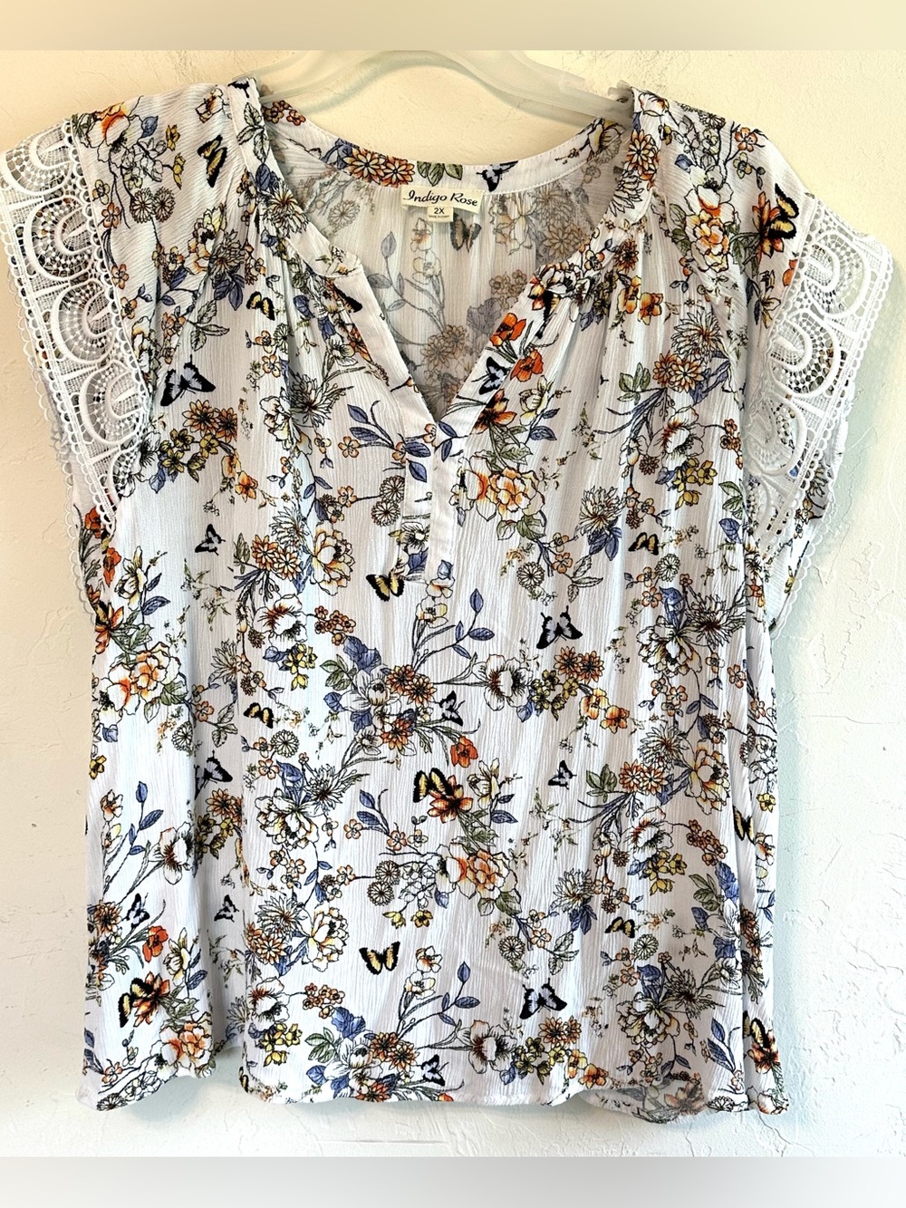 Indigo Rose White/Multi Butterfly Floral Lace Detail Flowy Boho Blouse Top Sz 2X